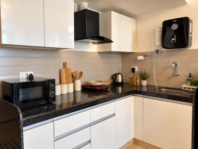 Modern Kitchen with Warm Neutral Styling