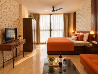 Warm Boutique Studio Retreat